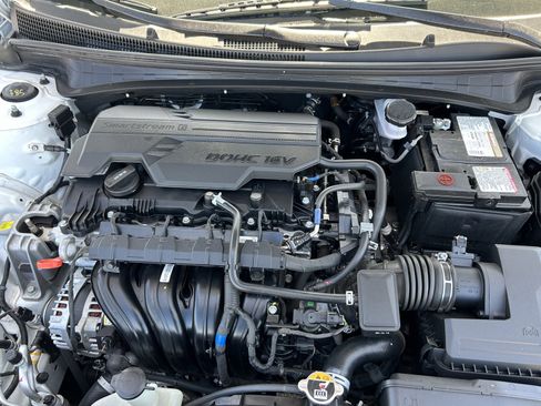 Used 2024 Hyundai Elantra SEL image 31