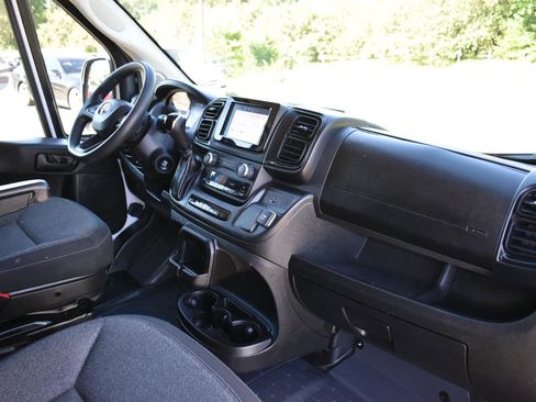 Used 2025 RAM ProMaster 2500 w/ Convenience Group FWD image 12