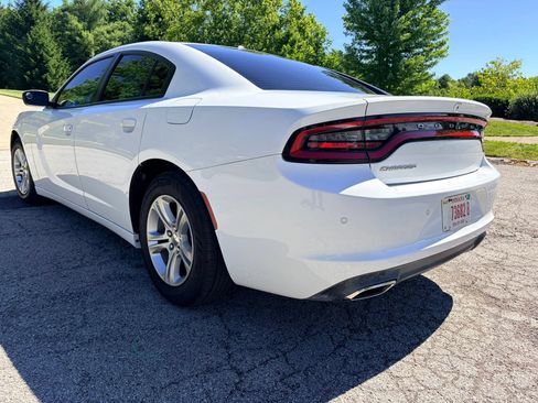 Used 2019 Dodge Charger SXT RWD image 5