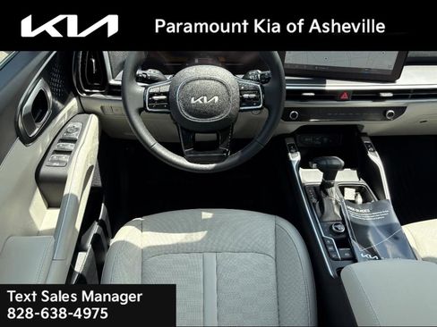 New 2025 Kia Sorento EX w/ Panoramic Sunroof Package image 24