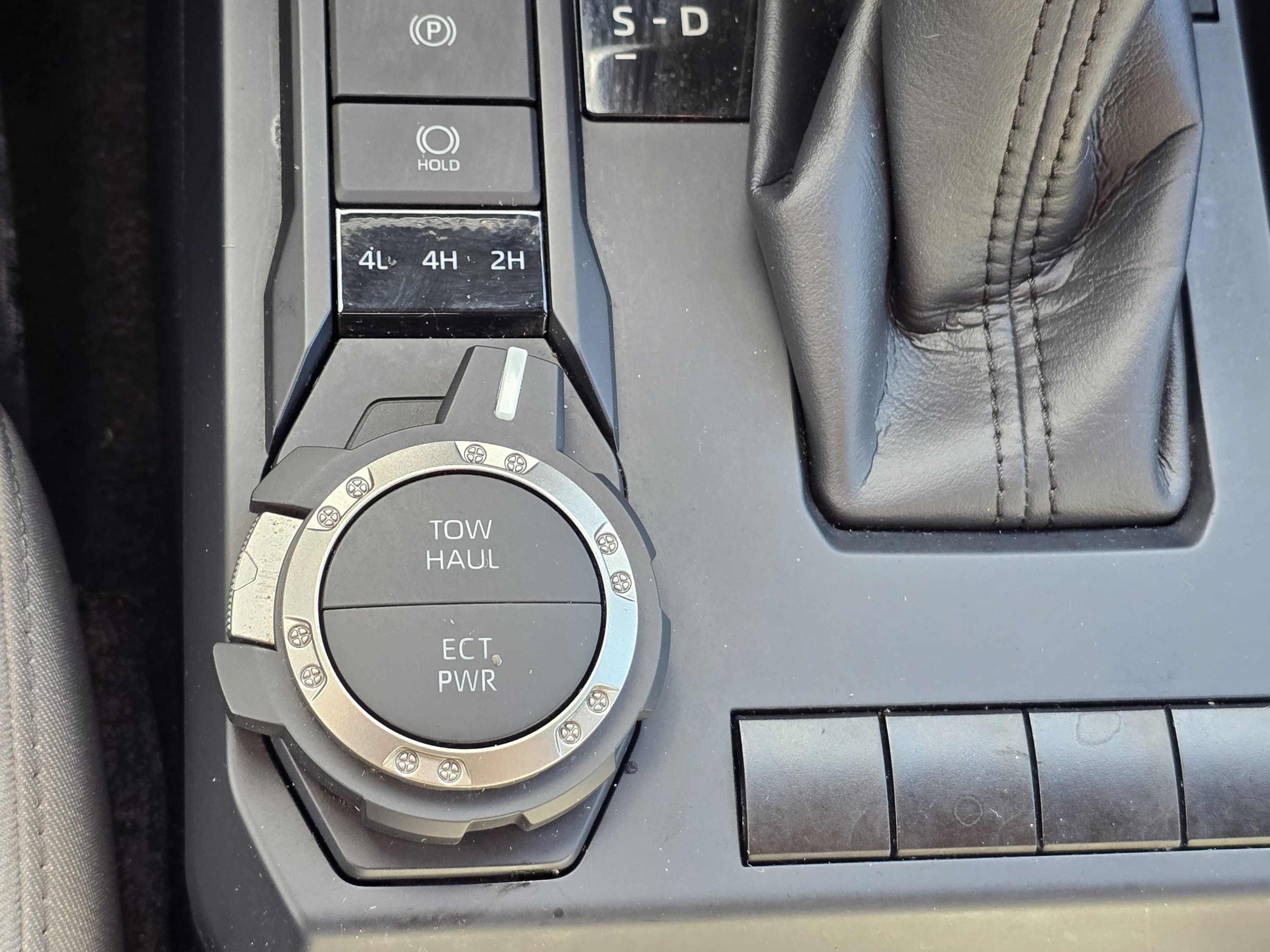 Used 2024 Toyota Tacoma SR5 AWD/4WD image 15