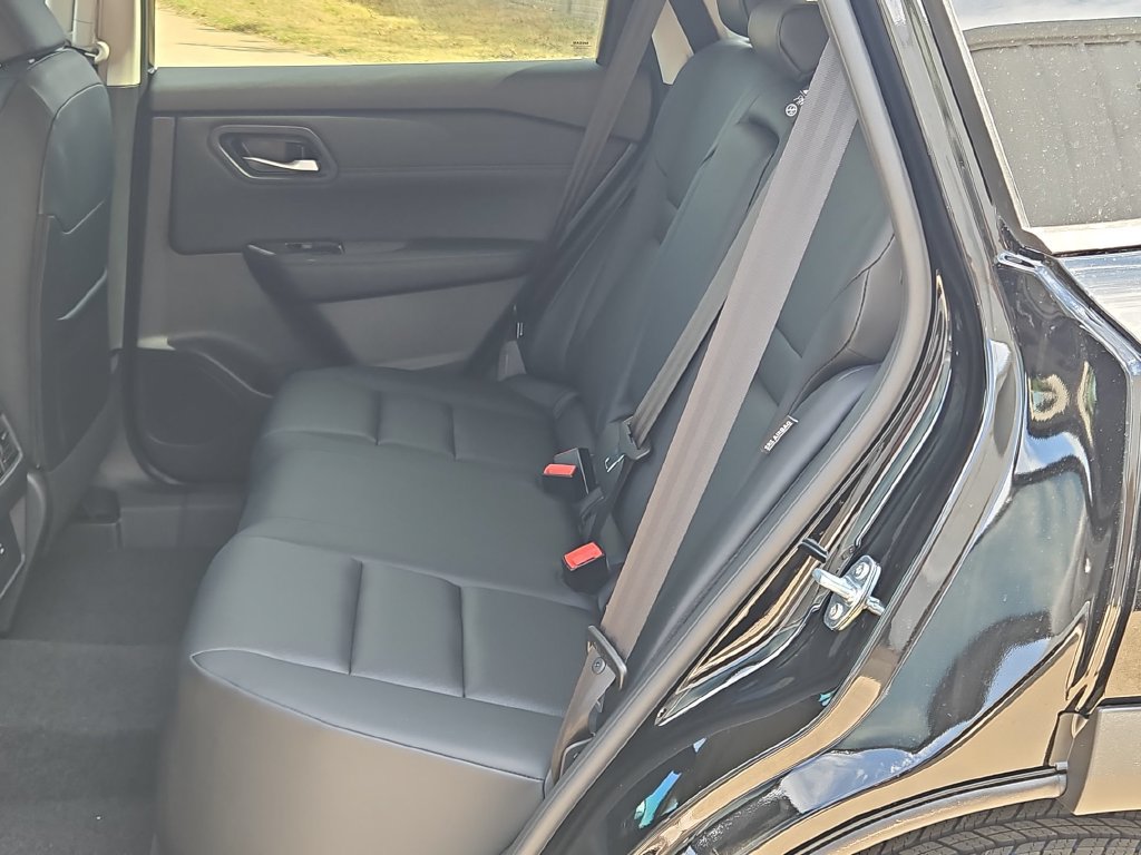 New 2026 Nissan Rogue Dark Armor FWD image 17