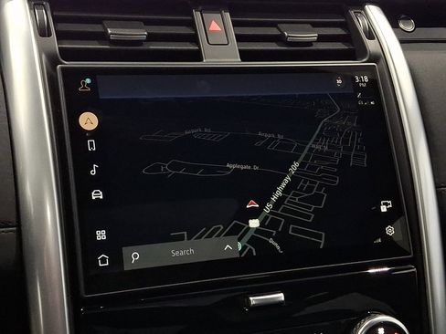 Certified 2025 Land Rover Discovery S image 19