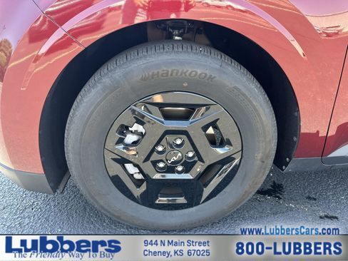 Used 2026 Kia Carnival FWD image 10