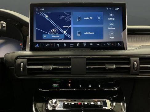 Used 2024 Lincoln Corsair AWD w/ Equipment Group 101A image 8