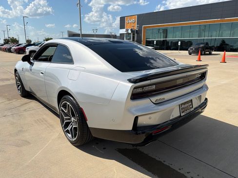 Used 2026 Dodge Charger Scat Pack AWD/4WD image 3