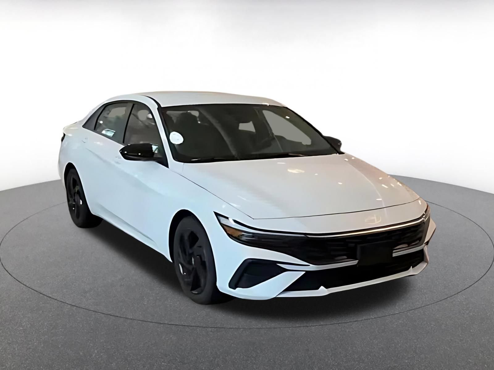 Used 2026 Hyundai Elantra Sport FWD image 3