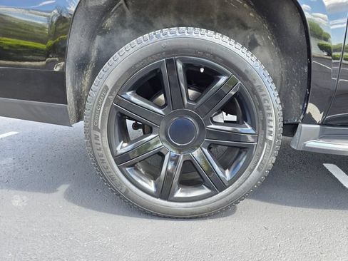 Used 2018 Cadillac Escalade ESV Premium Luxury AWD/4WD image 6