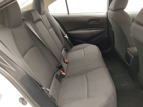 Used 2022 Toyota Corolla LE FWD image 19