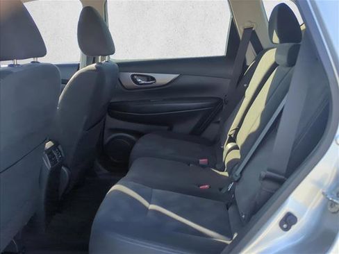 Used 2016 Nissan Rogue SV image 22