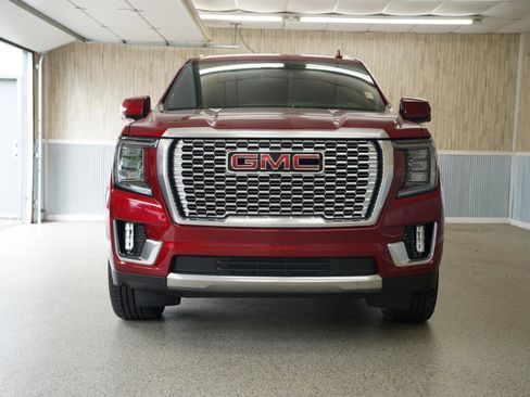 Used 2023 GMC Yukon XL Denali AWD/4WD image 2