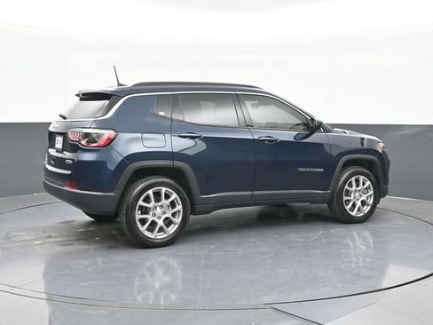 Used 2024 Jeep Compass Latitude AWD/4WD image 15
