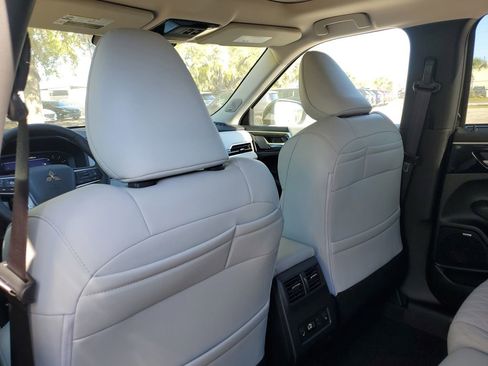 New 2026 Mitsubishi Outlander SEL FWD image 9