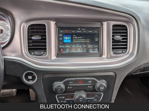 Used 2022 Dodge Charger SXT image 17