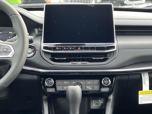 New 2026 Jeep Compass Latitude image 12