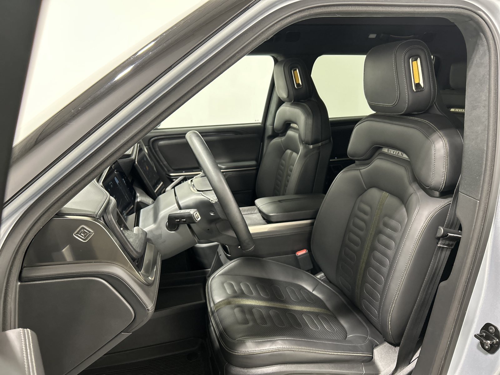 Used 2023 Rivian R1S Adventure Quad AWD/4WD image 20