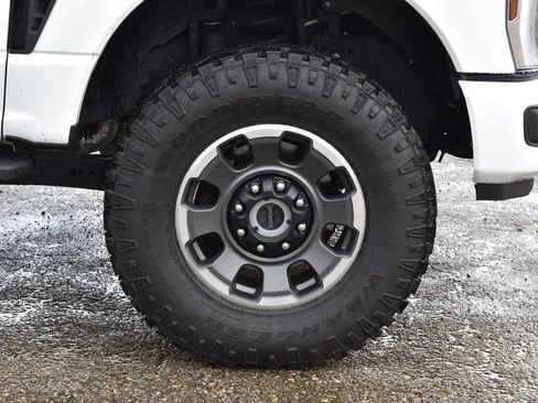 Used 2024 Ford F250 XLT w/ Tremor Off-Road Package AWD/4WD image 4
