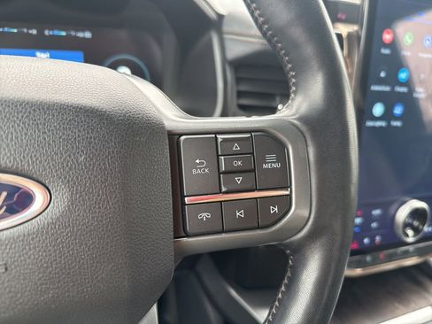 Used 2022 Ford F150 Lightning Lariat image 31