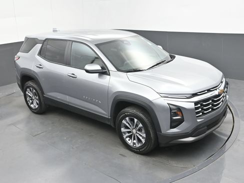 Used 2026 Chevrolet Equinox LT FWD image 20