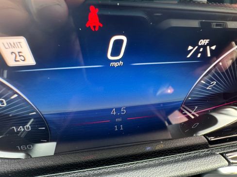 New 2026 Mercedes-Benz GLB 250 4MATIC image 11