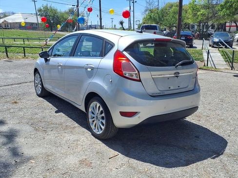 Used 2017 Ford Fiesta Titanium FWD image 5