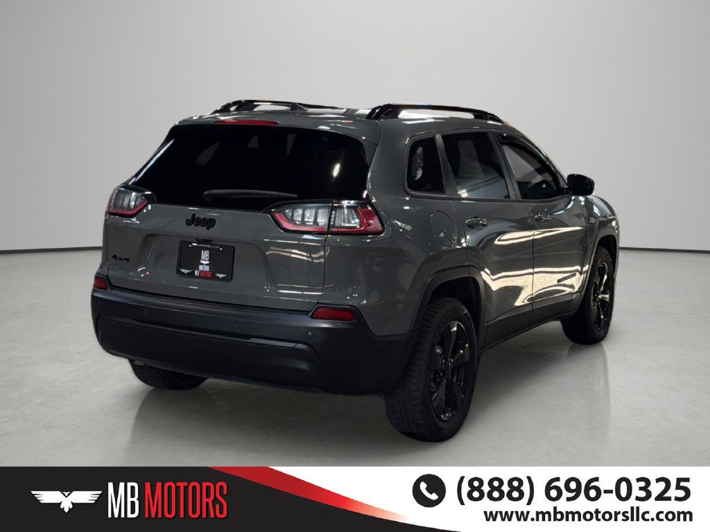 Used 2023 Jeep Cherokee Altitude Lux AWD/4WD image 3