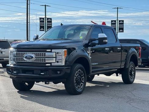 Used 2019 Ford F350 Platinum w/ Platinum Ultimate Package AWD/4WD image 3