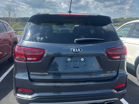 Used 2019 Kia Sorento EX FWD image 2