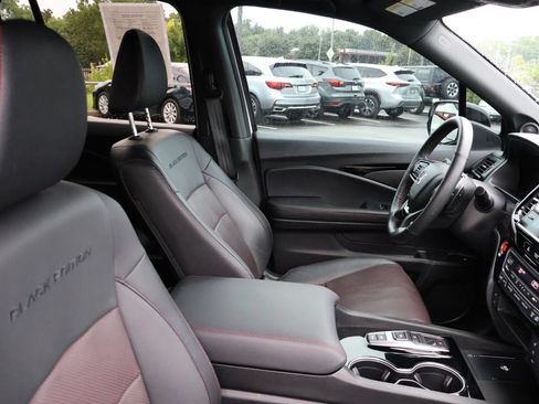 Certified 2024 Honda Ridgeline Black Edition image 8