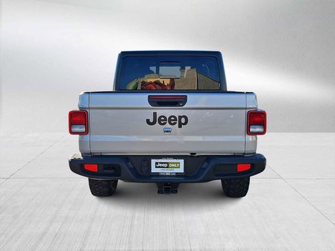 Used 2022 Jeep Gladiator Sport image 7