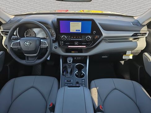 New 2026 Toyota Highlander XLE AWD/4WD image 9