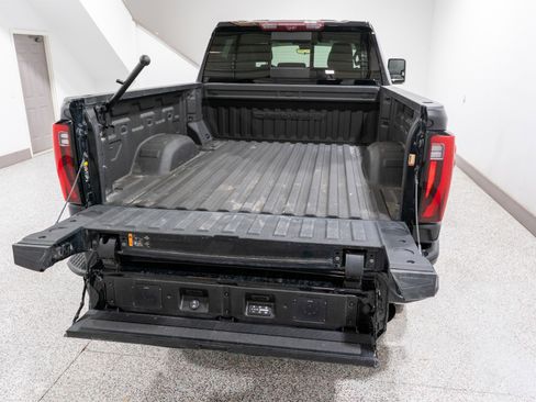 Used 2024 GMC Sierra 2500 Denali Ultimate w/ LPO, GMC Protection Package image 11