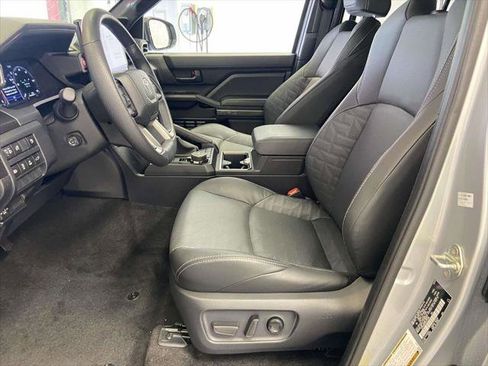 Certified 2025 Toyota 4Runner TRD Off-Road Premium w/ Tow Technology Package image 17