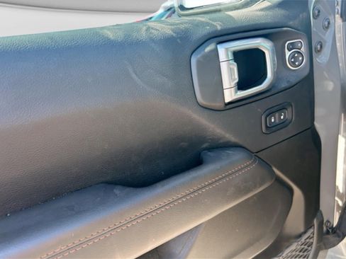 Used 2022 Jeep Wrangler Unlimited Rubicon w/ Xtreme Recon 35" Tire Package image 11