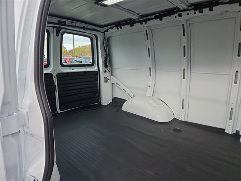 New 2025 Chevrolet Express 2500 w/ Driver Convenience Package image 17
