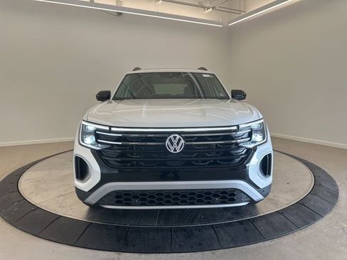 New 2026 Volkswagen Atlas Peak Edition AWD/4WD image 3
