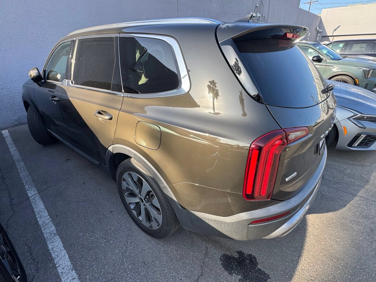 Used 2022 Kia Telluride EX w/ EX Premium Package AWD/4WD image 4