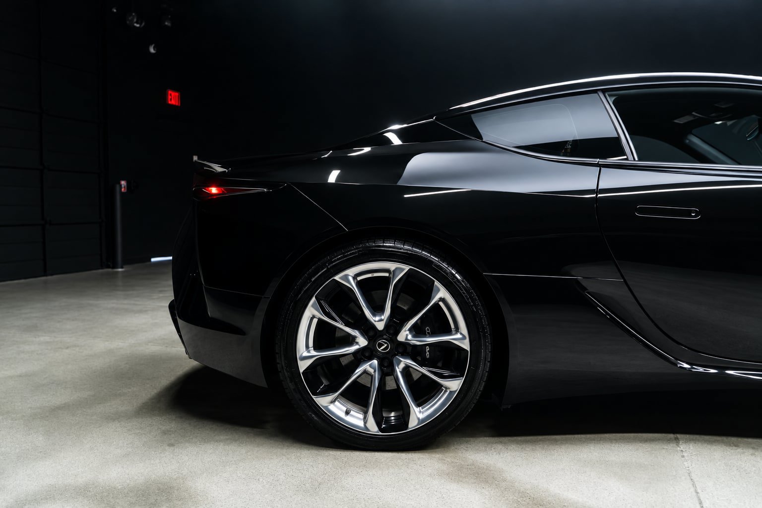 Used 2019 Lexus LC 500 Coupe w/ Touring Package RWD image 9