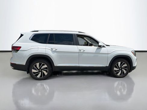 Used 2024 Volkswagen Atlas SEL AWD/4WD image 4