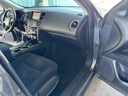 Used 2016 Nissan Pathfinder SV FWD image 10