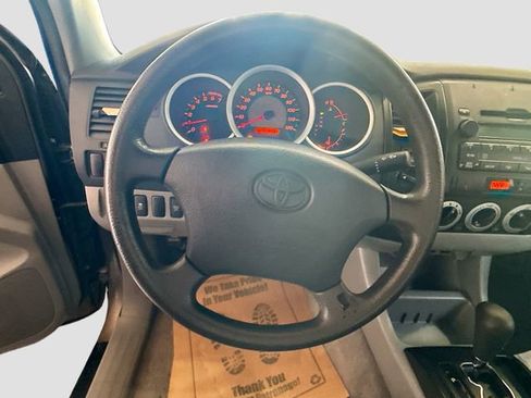 Used 2011 Toyota Tacoma 4x4 Regular Cab image 12