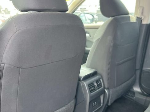 Used 2023 Nissan Rogue SV AWD/4WD image 19