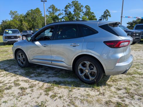 Used 2024 Ford Escape ST-Line w/ Tech Pack #1 FWD image 6