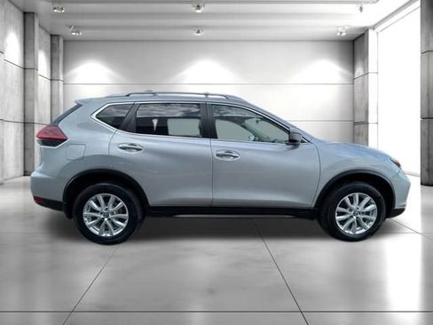 Used 2020 Nissan Rogue SV image 8