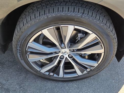 Used 2022 Volvo XC60 T8 Inscription Expression w/ Advanced Package AWD/4WD image 9