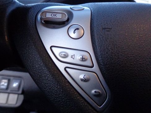 Used 2017 Nissan Leaf SV image 18