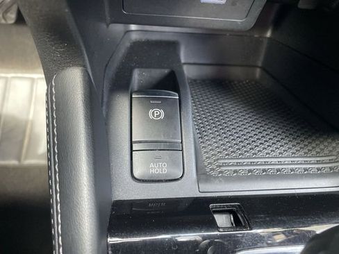 Used 2023 Nissan Kicks SR FWD image 33