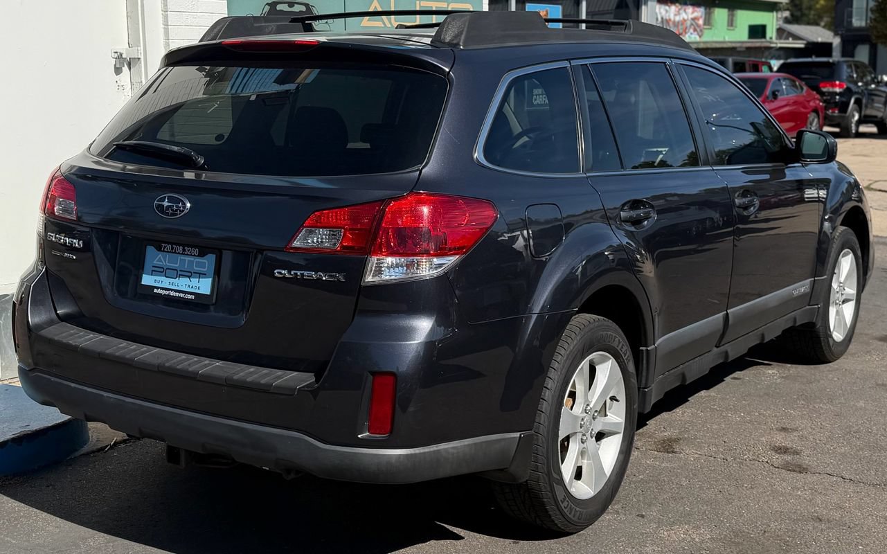 Used 2013 Subaru Outback 2.5i Premium w/ Popular Pkg 1B AWD/4WD image 3