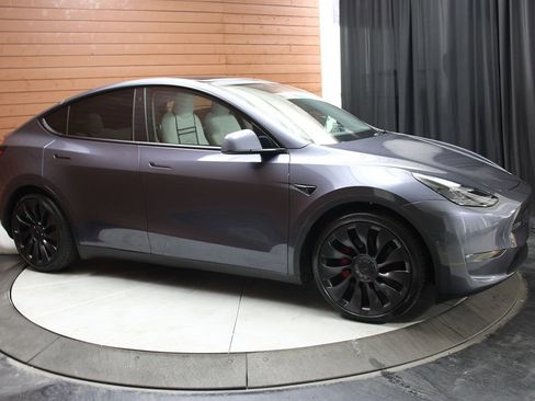 Used 2023 Tesla Model Y Long Range image 49