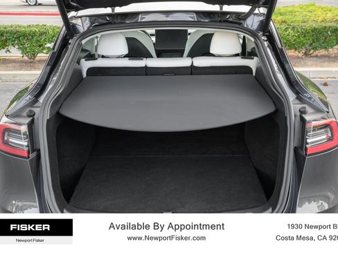 Used 2024 Tesla Model Y Long Range AWD/4WD image 24